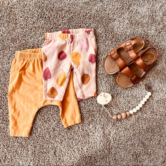 Old Navy Other - Old Navy | Neutral Fruit Pants Set